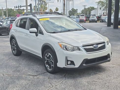 Used 2017 Subaru Crosstrek 2.0i Premium w/ Moonroof Package AWD/4WD image 3