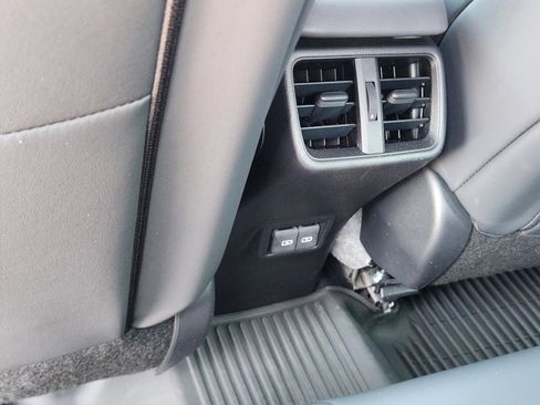 Used 2023 Lexus UX 250h F Sport FWD image 31