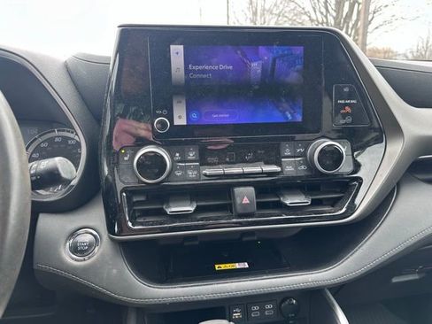 Used 2023 Toyota Highlander XLE image 15