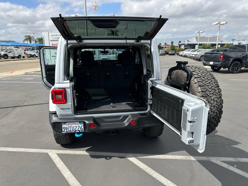 Used 2023 Jeep Wrangler Unlimited Rubicon 4xe AWD/4WD image 20