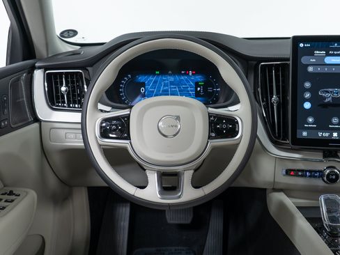 New 2026 Volvo XC60 T8 Ultra w/ Climate Package AWD/4WD image 17