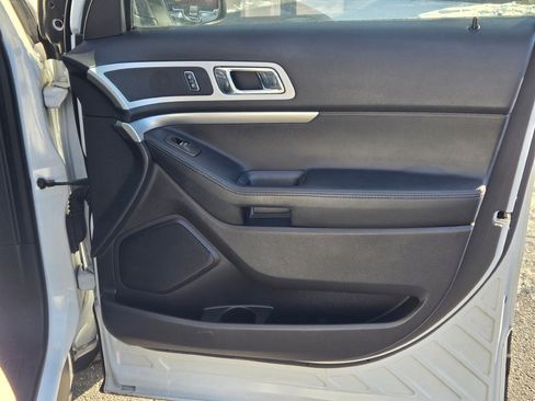 Used 2014 Ford Explorer XLT w/ Equipment Group 202A image 4