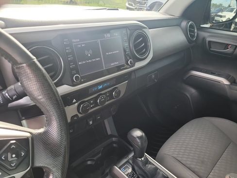Used 2021 Toyota Tacoma SR5 RWD image 22