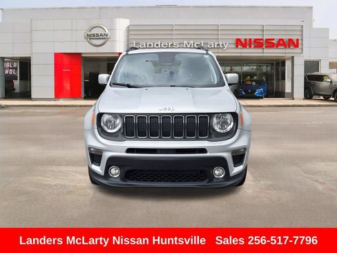 Used 2019 Jeep Renegade Latitude AWD/4WD image 11