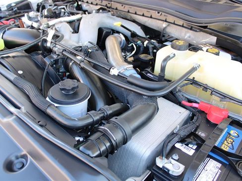 Used 2022 Ford F550 4x4 Crew Cab Super Duty w/ Power Equipment Group image 17