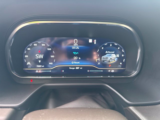 Used 2022 Chevrolet Suburban LT w/ LT Signature Package AWD/4WD image 18