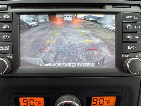 Used 2015 Nissan Frontier SL image 29