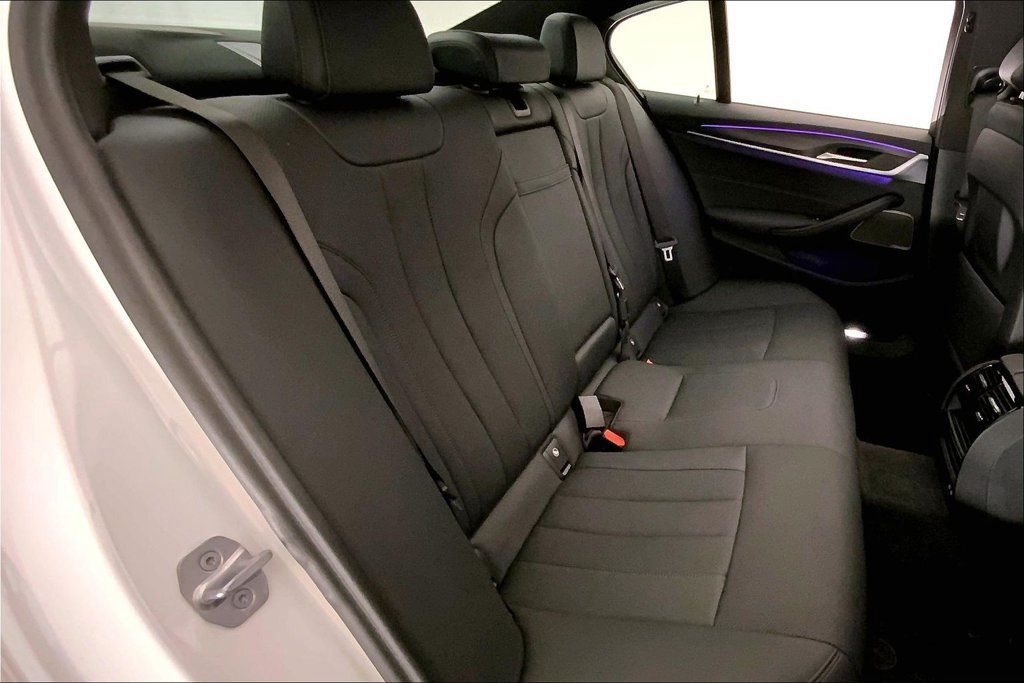 Certified 2023 BMW 530i xDrive w/ M Sport Package AWD/4WD image 15