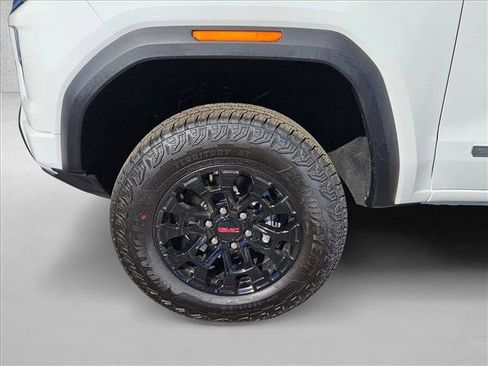 New 2026 GMC Canyon Elevation w/ Convenience Package RWD image 10