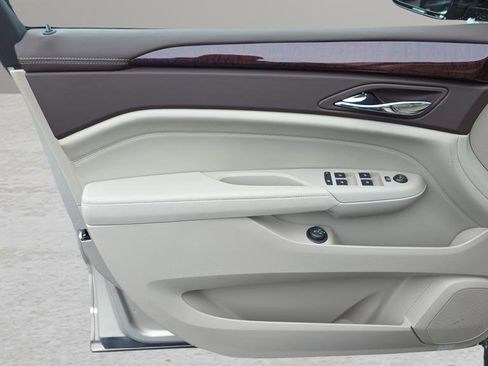 Used 2011 Cadillac SRX Luxury image 9