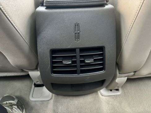 Used 2012 Lincoln MKX AWD image 12