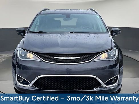 Used 2019 Chrysler Pacifica Touring-L image 2