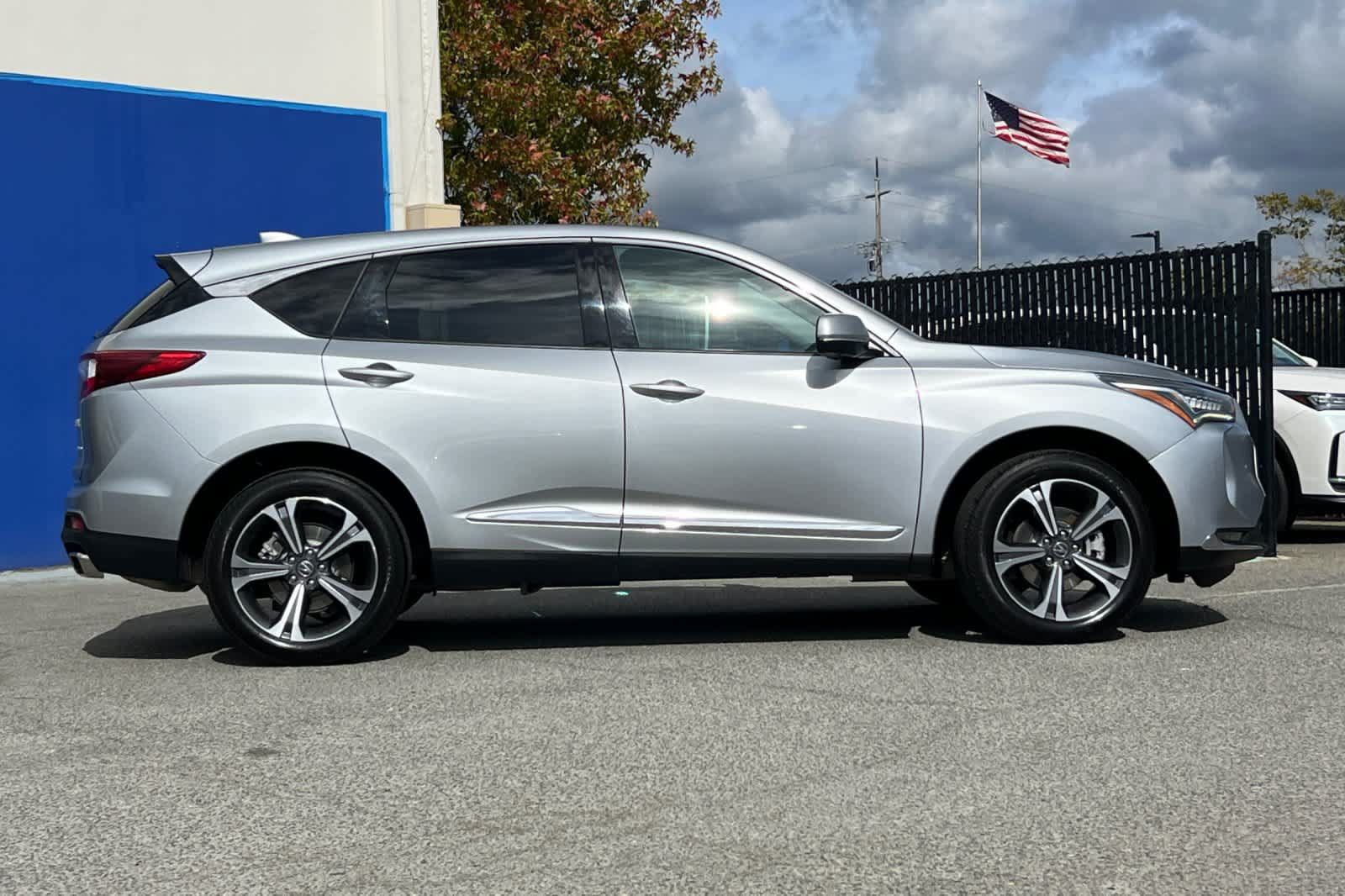 Certified 2023 Acura RDX w/ Advance Package AWD/4WD image 2
