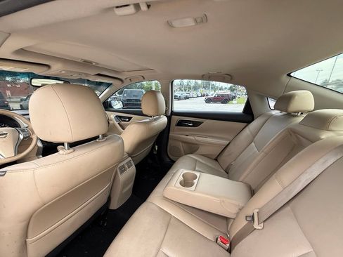Used 2015 Nissan Altima 2.5 SL w/ Technology Package FWD image 23