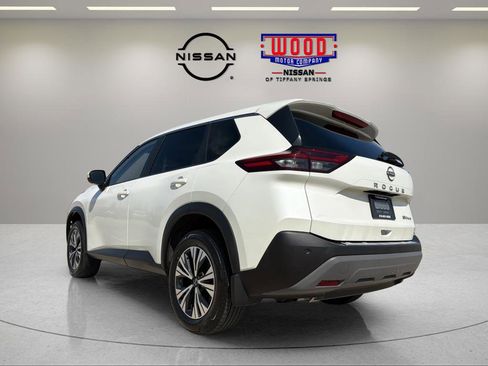 Used 2023 Nissan Rogue SV image 4