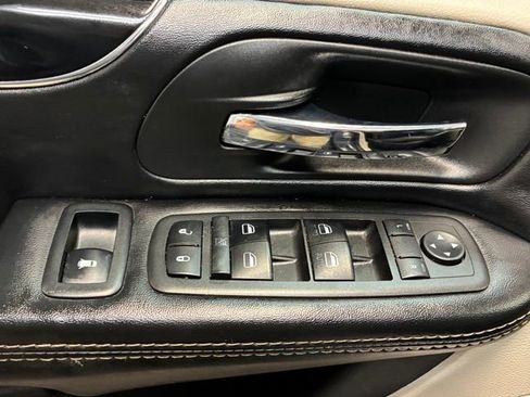 Used 2019 Dodge Grand Caravan SXT w/ Driver Convenience Group FWD image 17
