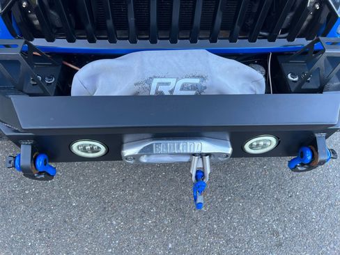Used 2016 Jeep Wrangler Unlimited Sport w/ Connectivity Group AWD/4WD image 10