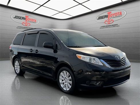 Used 2012 Toyota Sienna LE image 15