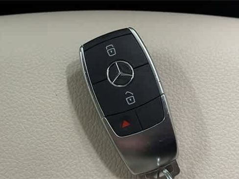 Used 2022 Mercedes-Benz GLA 250 GLA 250 image 40