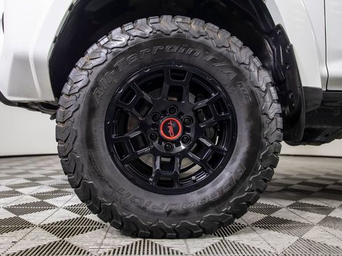 Used 2021 Toyota 4Runner TRD Off-Road Premium AWD/4WD image 38