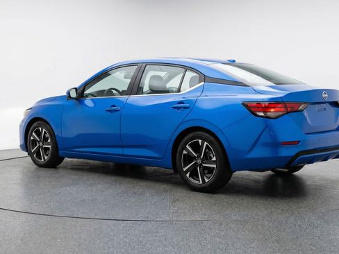 Used 2025 Nissan Sentra SV image 6