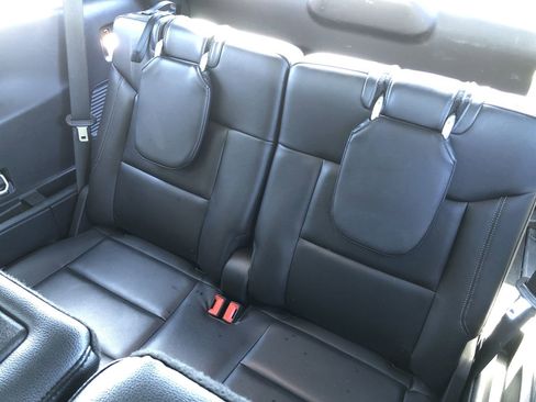 Used 2023 Ford Explorer Limited image 12