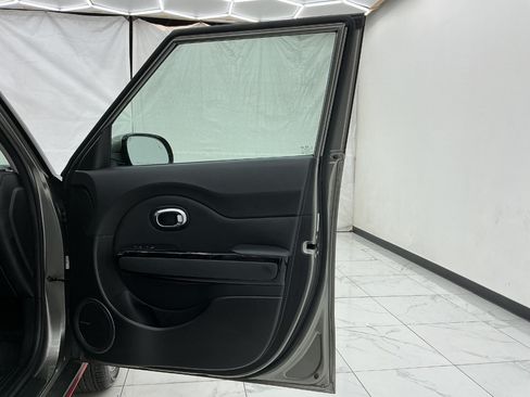 Used 2018 Kia Soul ! w/ Tech Package FWD image 19