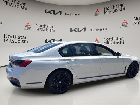 Used 2022 BMW 740i xDrive w/ M Sport Package AWD/4WD image 8