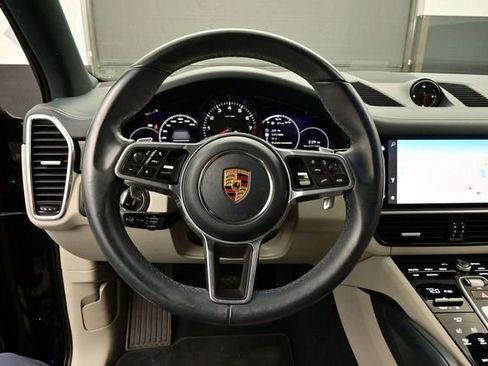 Certified 2022 Porsche Cayenne Platinum Edition AWD/4WD image 8