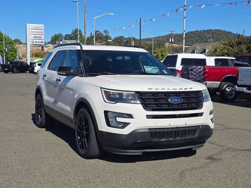 Used 2017 Ford Explorer Sport w/ Equipment Group 401A AWD/4WD image 18