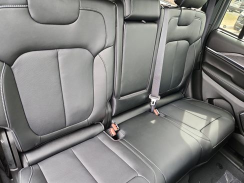 New 2025 Jeep Grand Cherokee Overland w/ Adv Protech Group III image 18