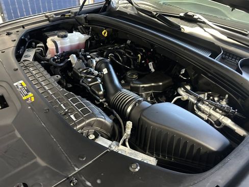 Used 2023 Jeep Grand Cherokee L Limited w/ Black Appearance Package image 30