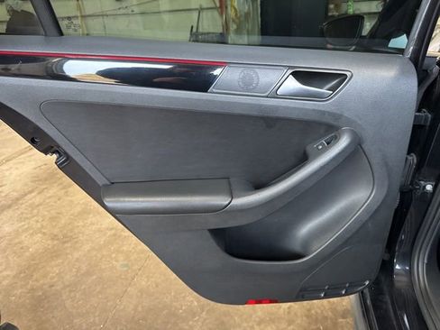 Used 2016 Volkswagen Jetta GLI SE image 18