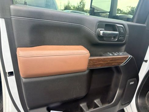 Used 2022 Chevrolet Silverado 3500 High Country w/ Safety Package II AWD/4WD image 13