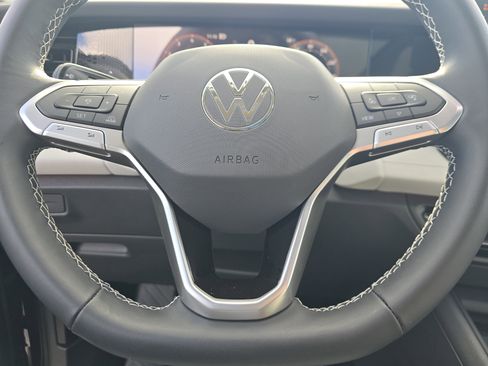 New 2026 Volkswagen Tiguan SE image 21