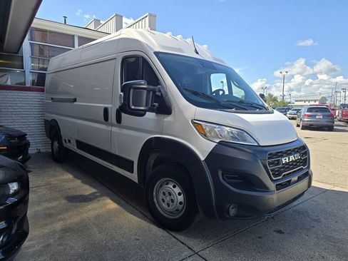 Used 2023 RAM ProMaster 2500 FWD image 3