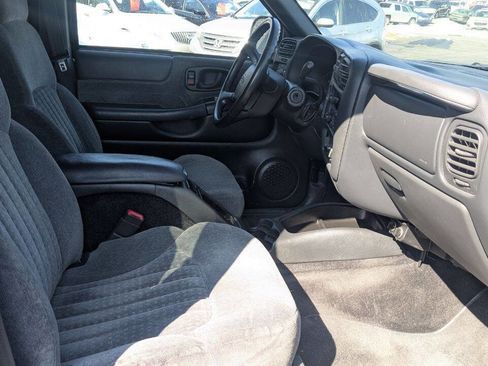 Used 2002 Chevrolet Blazer LS w/ Preferred Equipment Group image 21