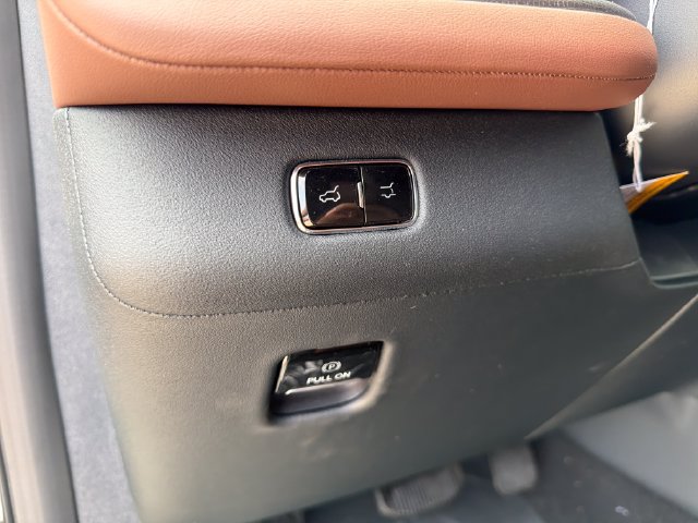 New 2026 Lincoln Navigator L Reserve AWD/4WD image 23