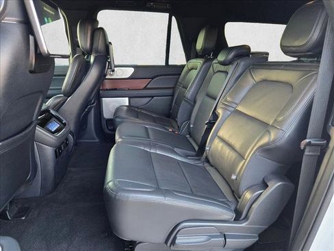 Used 2022 Lincoln Navigator L Reserve AWD/4WD image 20