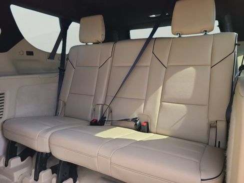 Used 2023 Cadillac Escalade ESV Premium Luxury RWD image 18