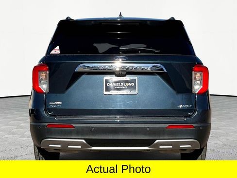 Used 2022 Ford Explorer XLT w/ Equipment Group 202A image 4