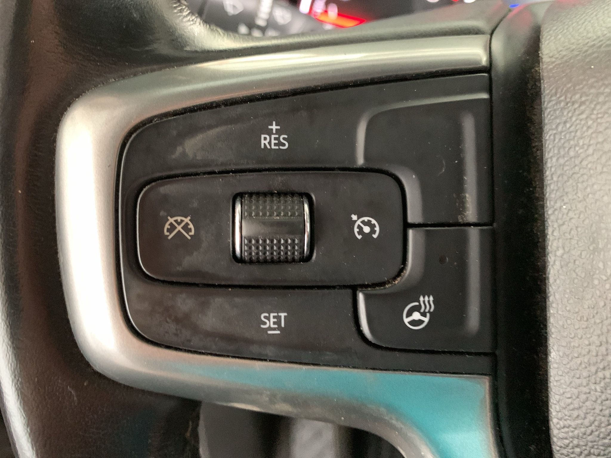Used 2022 Chevrolet Silverado 1500 LT AWD/4WD image 18