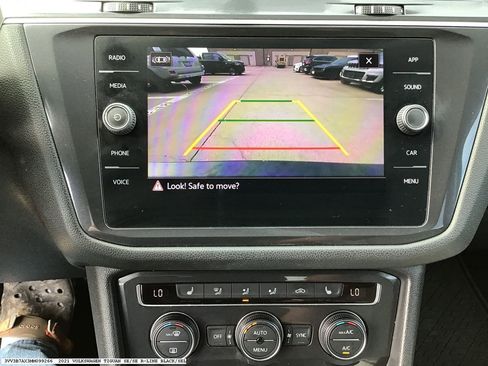 Used 2021 Volkswagen Tiguan S FWD image 9