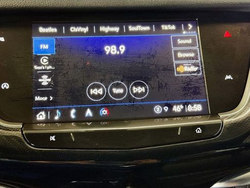 Used 2025 Cadillac XT6 Sport image 14