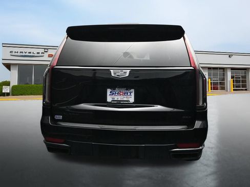 Used 2022 Cadillac Escalade ESV Sport w/ Touring Package AWD/4WD image 4