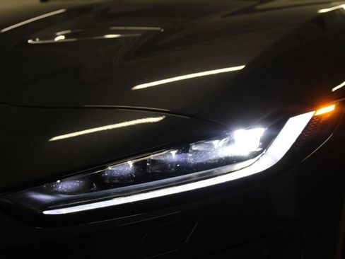 Used 2024 Jaguar F-TYPE R AWD/4WD image 9