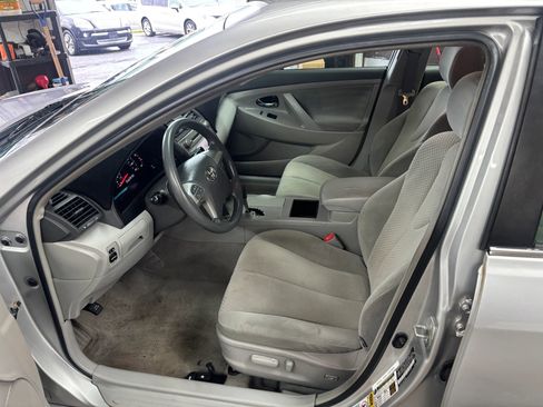 Used 2009 Toyota Camry LE FWD image 14