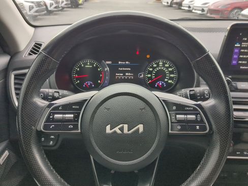 Used 2023 Kia Seltos SX image 18