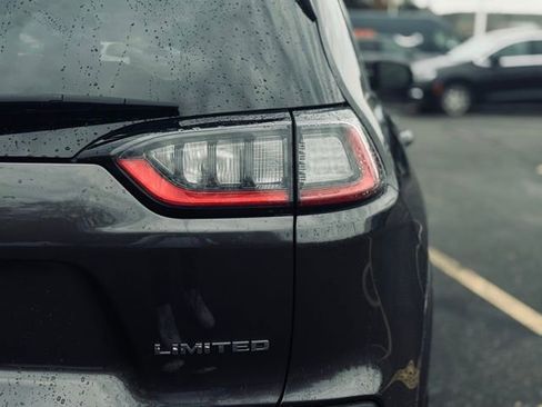 Certified 2022 Jeep Cherokee Limited image 11