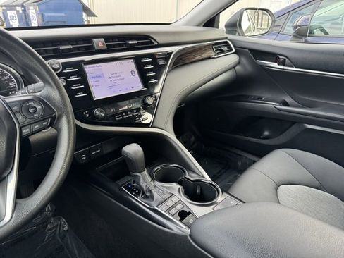 Certified 2018 Toyota Camry LE image 18